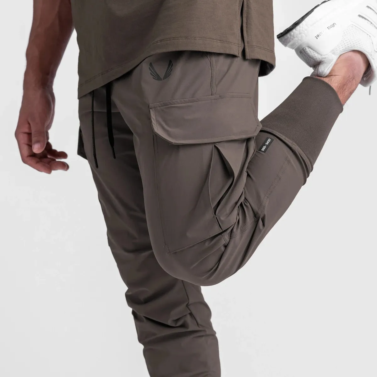 Men's Slim Fit Training Cargo Pants | Perfect for Outdoor Activities